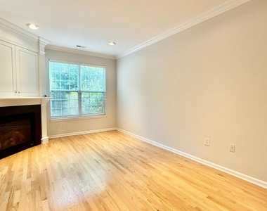 40 Truman Avenue - Photo Thumbnail 8