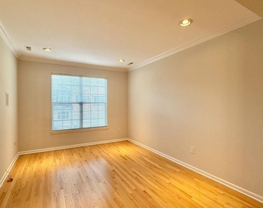 40 Truman Avenue - Photo Thumbnail 6