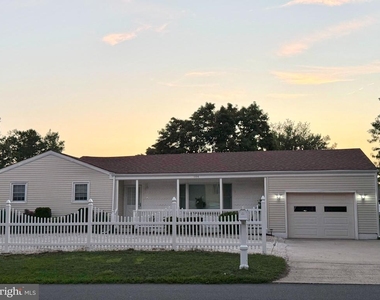 104 Nautilus Drive - Photo Thumbnail 1