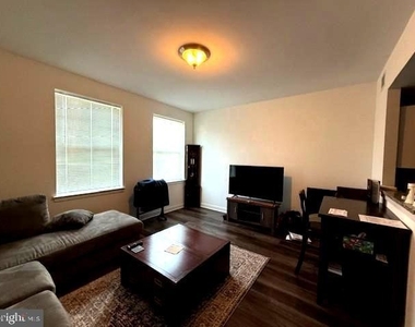 43 Princeton Hightstown Rd - Photo Thumbnail 3