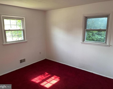 1145 Lower Ferry Road - Photo Thumbnail 6