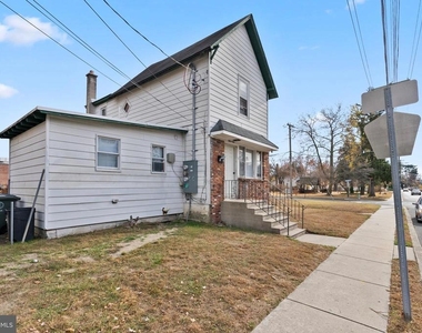 302 N Main Street - Photo Thumbnail 1