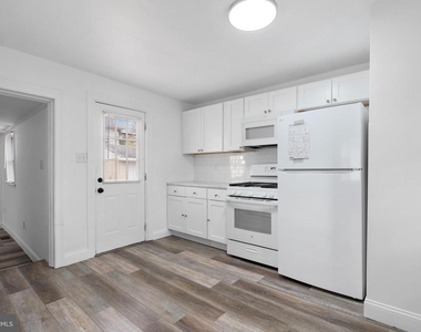 302 N Main Street - Photo Thumbnail 6