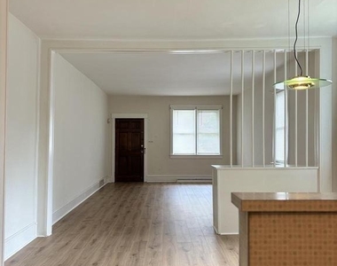 130 Poplar Street - Photo Thumbnail 2