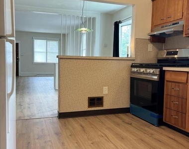 130 Poplar Street - Photo Thumbnail 8