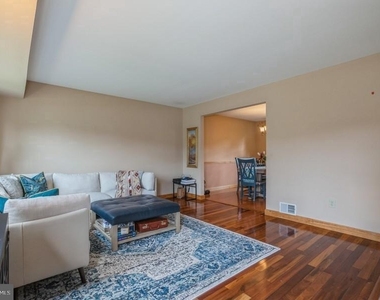 104 Apley Drive - Photo Thumbnail 4