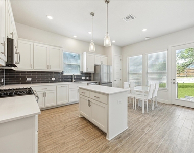 806 Dayton Dr - Photo Thumbnail 12