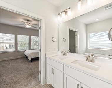 806 Dayton Dr - Photo Thumbnail 17