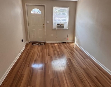 17 West Street - Photo Thumbnail 1