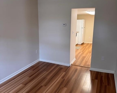 17 West Street - Photo Thumbnail 3