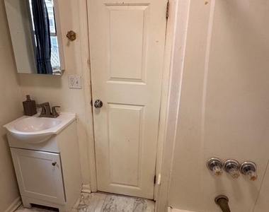 17 West Street - Photo Thumbnail 9