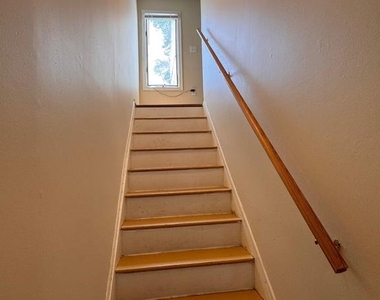 17 West Street - Photo Thumbnail 10