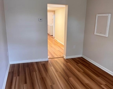 17 West Street - Photo Thumbnail 2