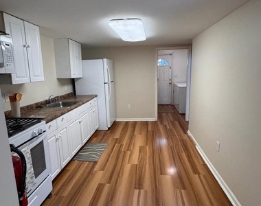 17 West Street - Photo Thumbnail 4