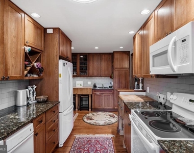 444 Shady Lane - Photo Thumbnail 10