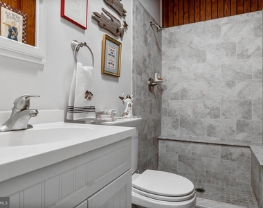 444 Shady Lane - Photo Thumbnail 25