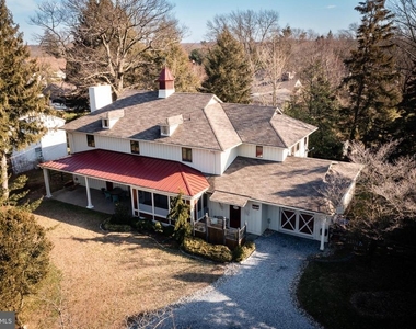 444 Shady Lane - Photo Thumbnail 2