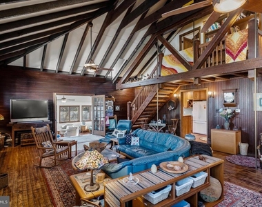 444 Shady Lane - Photo Thumbnail 7