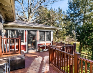 444 Shady Lane - Photo Thumbnail 29