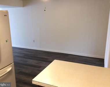 7 Rittenhouse Court - Photo Thumbnail 8