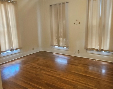 704 W 22nd St - Photo Thumbnail 6