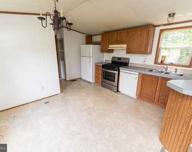2350 Old Snow Hill Road - Photo Thumbnail 17