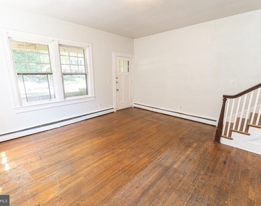 733 Camden Avenue - Photo Thumbnail 7