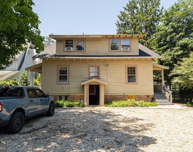 733 Camden Avenue - Photo Thumbnail 4