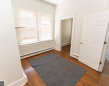 733 Camden Avenue - Photo Thumbnail 15