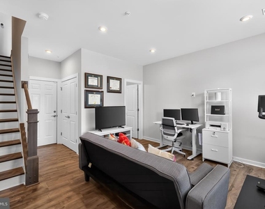 2554 Nicholson Street - Photo Thumbnail 2