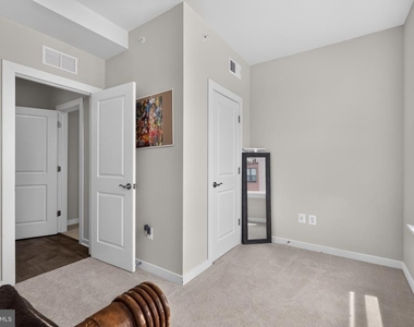 2554 Nicholson Street - Photo Thumbnail 7