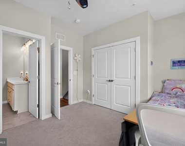 2554 Nicholson Street - Photo Thumbnail 6