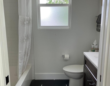 1122 Kirk Ave - Photo Thumbnail 10