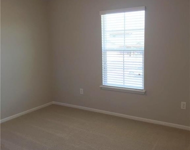 2205 Bettylou Ln - Photo Thumbnail 17