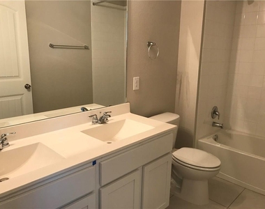 2205 Bettylou Ln - Photo Thumbnail 9