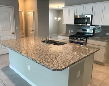 2205 Bettylou Ln - Photo Thumbnail 5