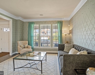 14202 Bentley Park Drive - Photo Thumbnail 4
