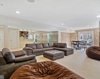 14202 Bentley Park Drive - Photo Thumbnail 39