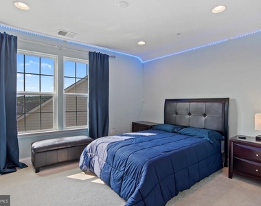 14202 Bentley Park Drive - Photo Thumbnail 36