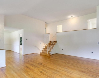 4516 Gretna Street - Photo Thumbnail 4