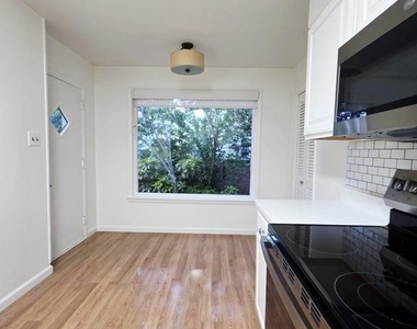 4516 Gretna Street - Photo Thumbnail 8