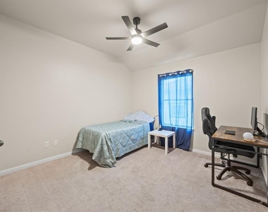 2306 Caprock Pl - Photo Thumbnail 20