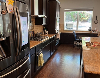104 Bastrop Dr - Photo Thumbnail 1