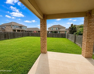 1313 Arbor Acres Loop - Photo Thumbnail 12