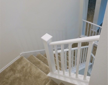 1313 Arbor Acres Loop - Photo Thumbnail 6
