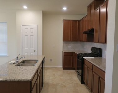 1313 Arbor Acres Loop - Photo Thumbnail 5