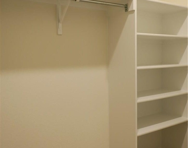1313 Arbor Acres Loop - Photo Thumbnail 10