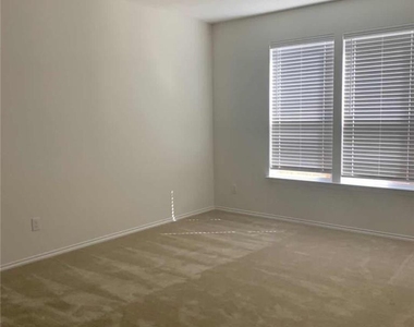 1313 Arbor Acres Loop - Photo Thumbnail 8