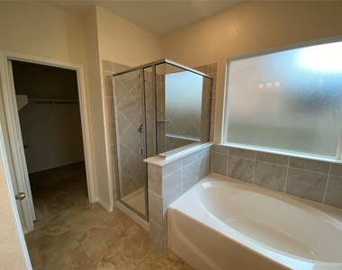 1313 Arbor Acres Loop - Photo Thumbnail 6