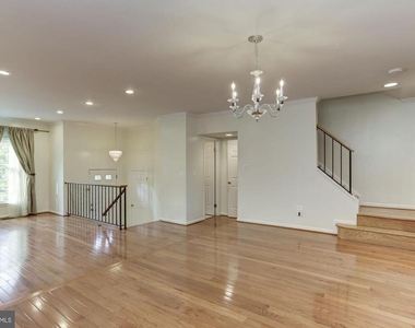 7133 Swansong Way - Photo Thumbnail 7